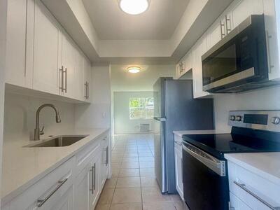 1050 E Sample Road, Pompano Beach, FL 33064