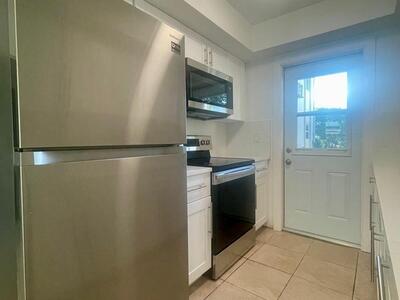 1050 E Sample Road, Pompano Beach, FL 33064