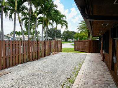 4160 Cedar Avenue, Palm Beach Gardens, FL 33410