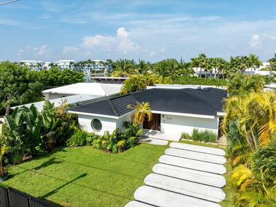 7610 Bayside Lane, Miami Beach, FL 33141