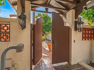 1 Ocean Lane, Manalapan, FL 33462