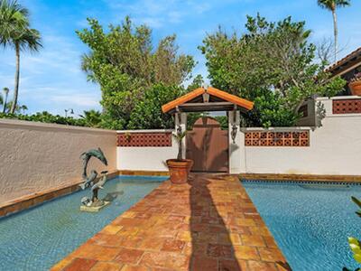 1 Ocean Lane, Manalapan, FL 33462