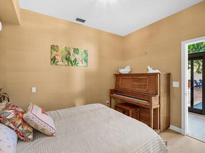 1 Ocean Lane, Manalapan, FL 33462