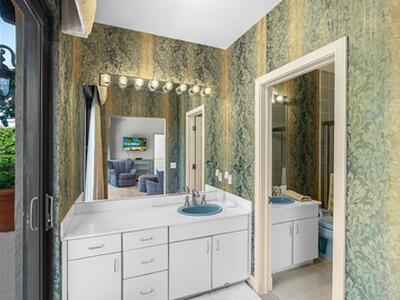 1 Ocean Lane, Manalapan, FL 33462