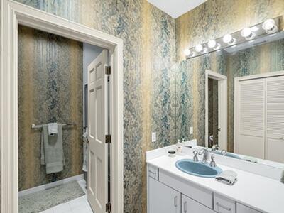 1 Ocean Lane, Manalapan, FL 33462