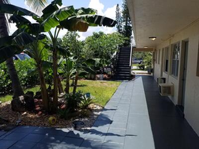 620 S Broadway, Lantana, FL 33462