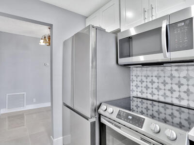 2400 NE 10th Street, Pompano Beach, FL 33062