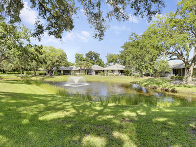 909 Club Drive, Palm Beach Gardens, FL 33418