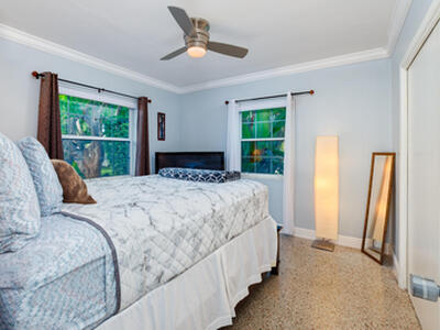 145 SE 3rd Avenue, Boynton Beach, FL 33435