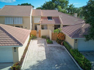 293 Old Meadow Way N, Palm Beach Gardens, FL 33418