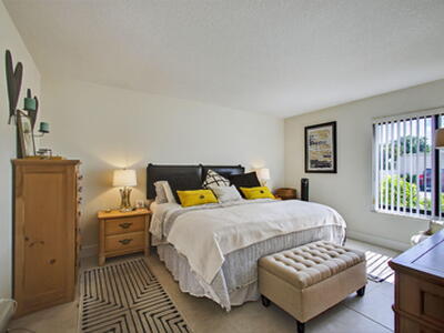 2532 Boundbrook Drive S, West Palm Beach, FL 33406