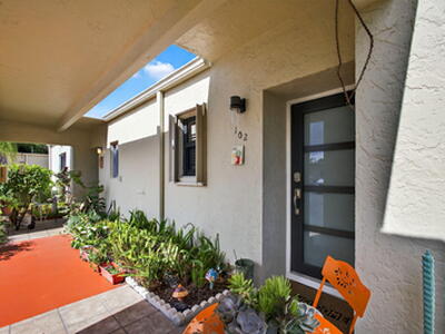 2532 Boundbrook Drive S, West Palm Beach, FL 33406