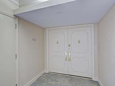 5380 N Ocean Drive, Singer Island, FL 33404