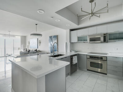 2650 Lake Shore Drive, Riviera Beach, FL 33404