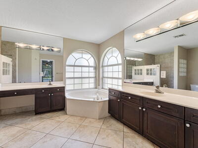 4868 Kensington Circle, Coral Springs, FL 33076