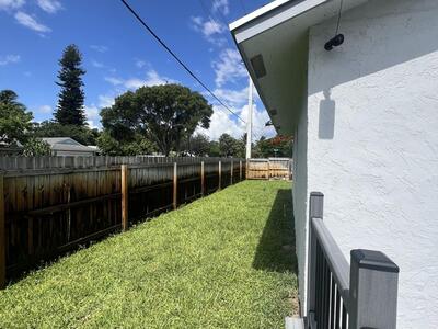 222 SE 3rd Street, Boynton Beach, FL 33435