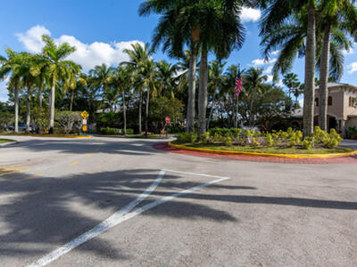 1100 Crestwood Court S, Royal Palm Beach, FL 33411