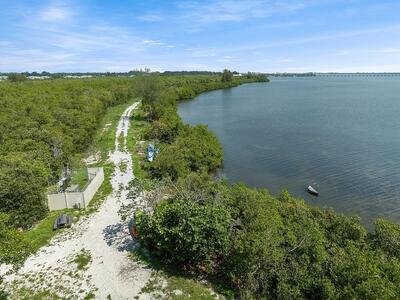 8360 Beagle Terrace, Vero Beach, FL 32967