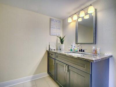 3200 S Ocean Boulevard, D501, Palm Beach, FL 33480