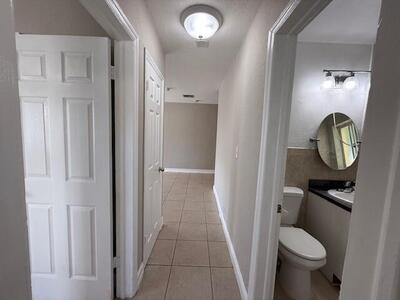 400 Metcalf Court, West Palm Beach, FL 33407