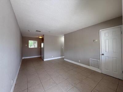 400 Metcalf Court, West Palm Beach, FL 33407