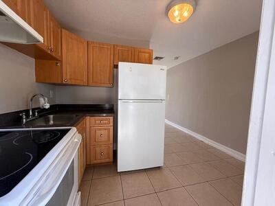 400 Metcalf Court, West Palm Beach, FL 33407