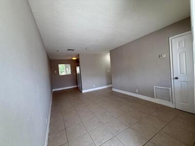 400 Metcalf Court, West Palm Beach, FL 33407