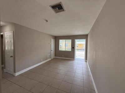 400 Metcalf Court, West Palm Beach, FL 33407