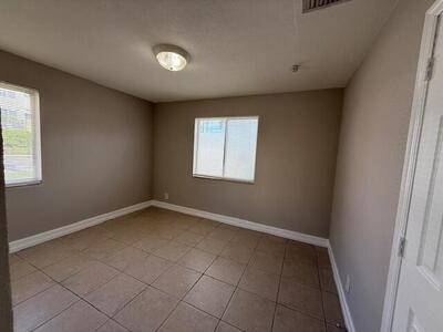 400 Metcalf Court, West Palm Beach, FL 33407