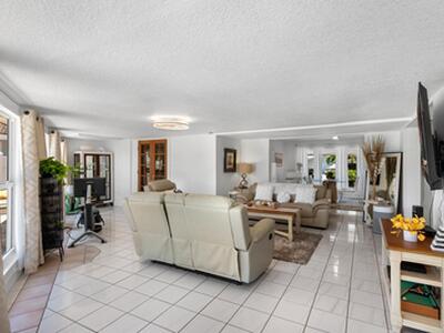 220 SE 2nd Avenue, Pompano Beach, FL 33060