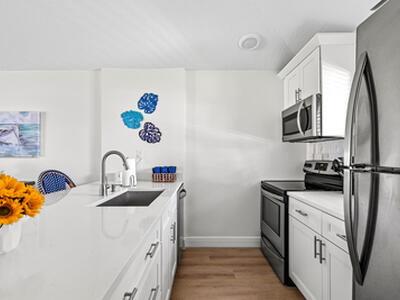 615 Club Drive, Palm Beach Gardens, FL 33418