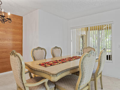 142 Lake Pine Circle, Greenacres, FL 33463