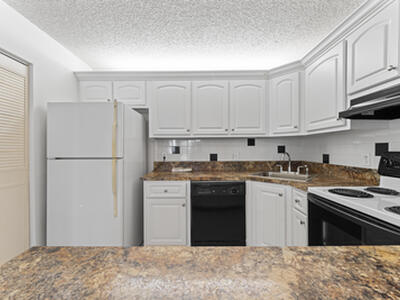 142 Lake Pine Circle, Greenacres, FL 33463