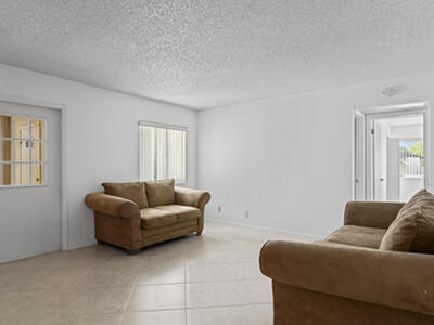 142 Lake Pine Circle, Greenacres, FL 33463