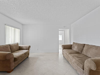 142 Lake Pine Circle, Greenacres, FL 33463