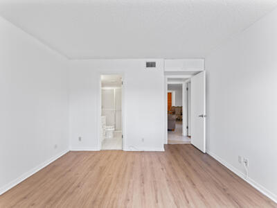 142 Lake Pine Circle, Greenacres, FL 33463