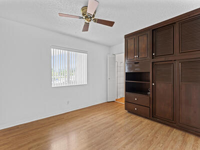 142 Lake Pine Circle, Greenacres, FL 33463