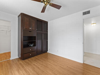 142 Lake Pine Circle, Greenacres, FL 33463