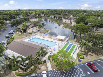 142 Lake Pine Circle, Greenacres, FL 33463