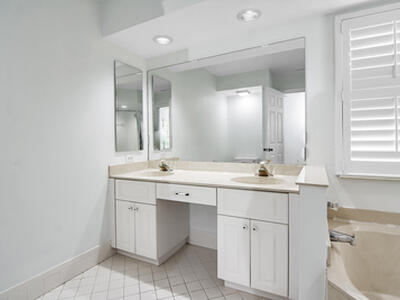 1011 W Siena Oaks Circle, Palm Beach Gardens, FL 33410