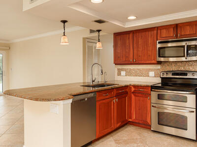 950 S Kanner Highway, Stuart, FL 34994