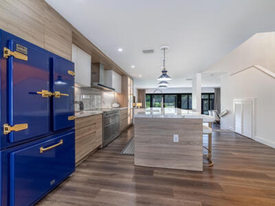 2451 Presidential Way, West Palm Beach, FL 33401