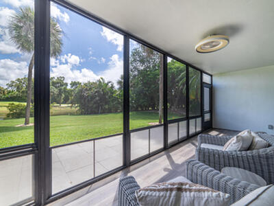 2451 Presidential Way, West Palm Beach, FL 33401