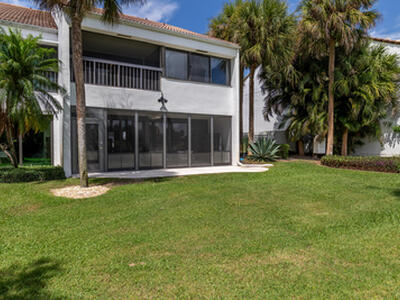 2451 Presidential Way, West Palm Beach, FL 33401