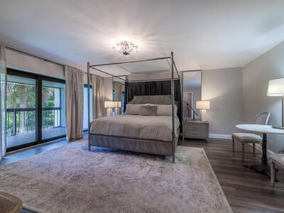 2451 Presidential Way, West Palm Beach, FL 33401