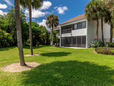 2451 Presidential Way, West Palm Beach, FL 33401