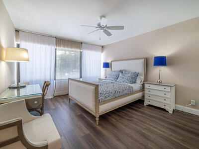 2451 Presidential Way, West Palm Beach, FL 33401