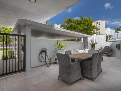 2451 Presidential Way, West Palm Beach, FL 33401