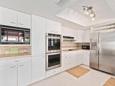 130 Queen Catherina Court, Fort Pierce, FL 34949