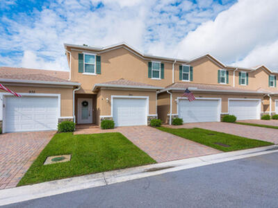 941 NE Trailside Run, Port Saint Lucie, FL 34983